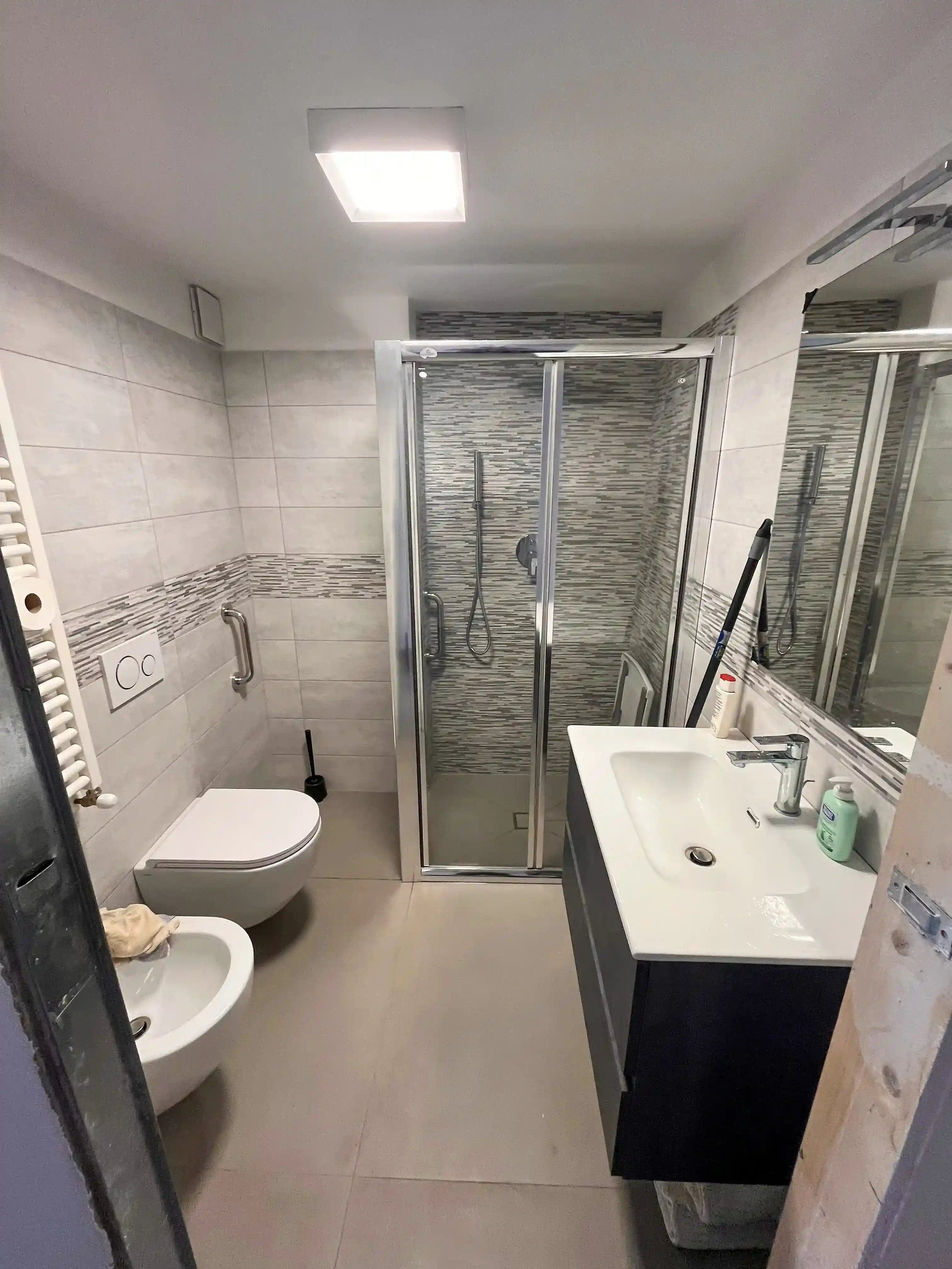 Installazione sanitari, mobili, termoarredo e box doccia