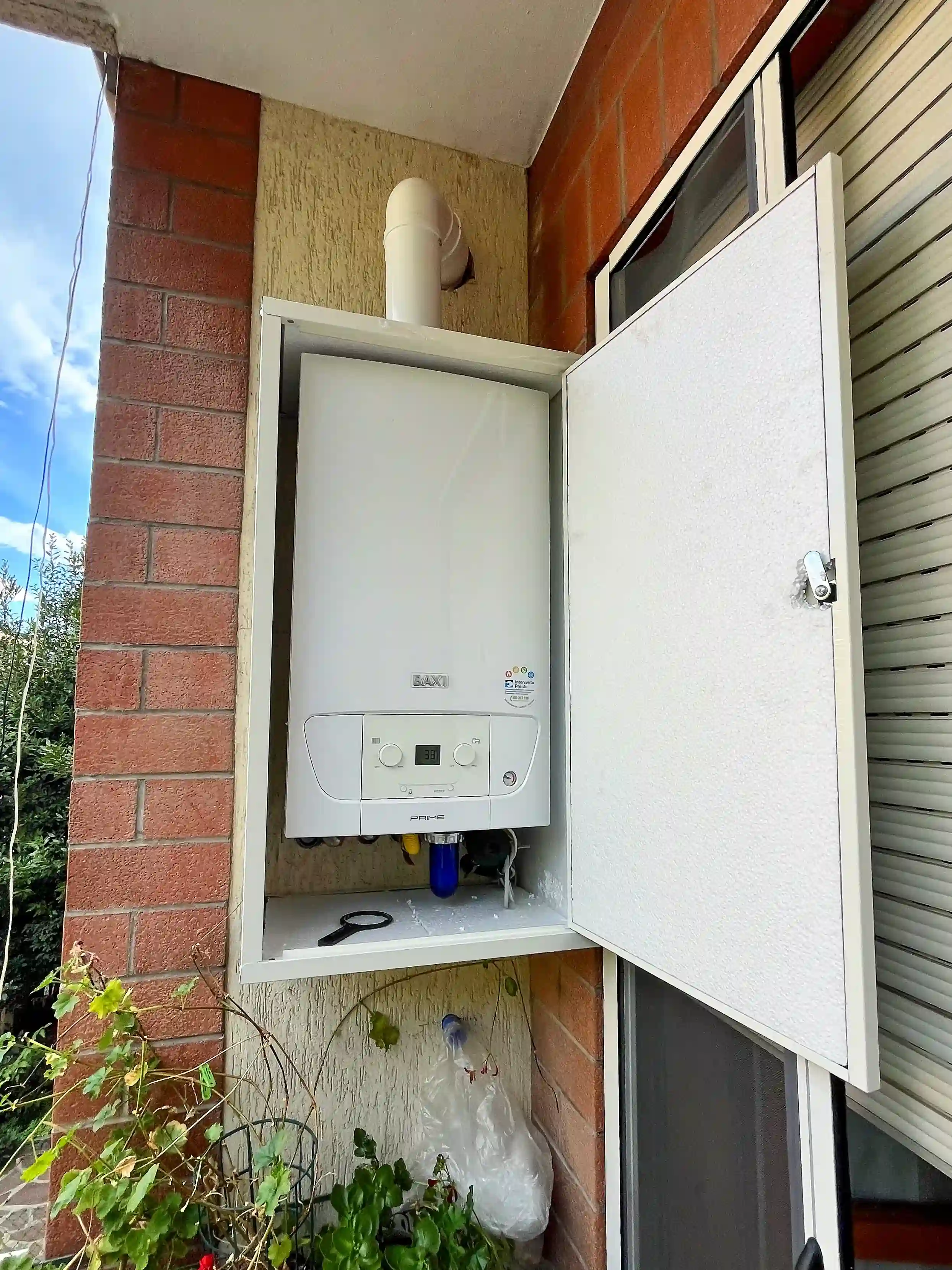 Installazione box isolante caldaia