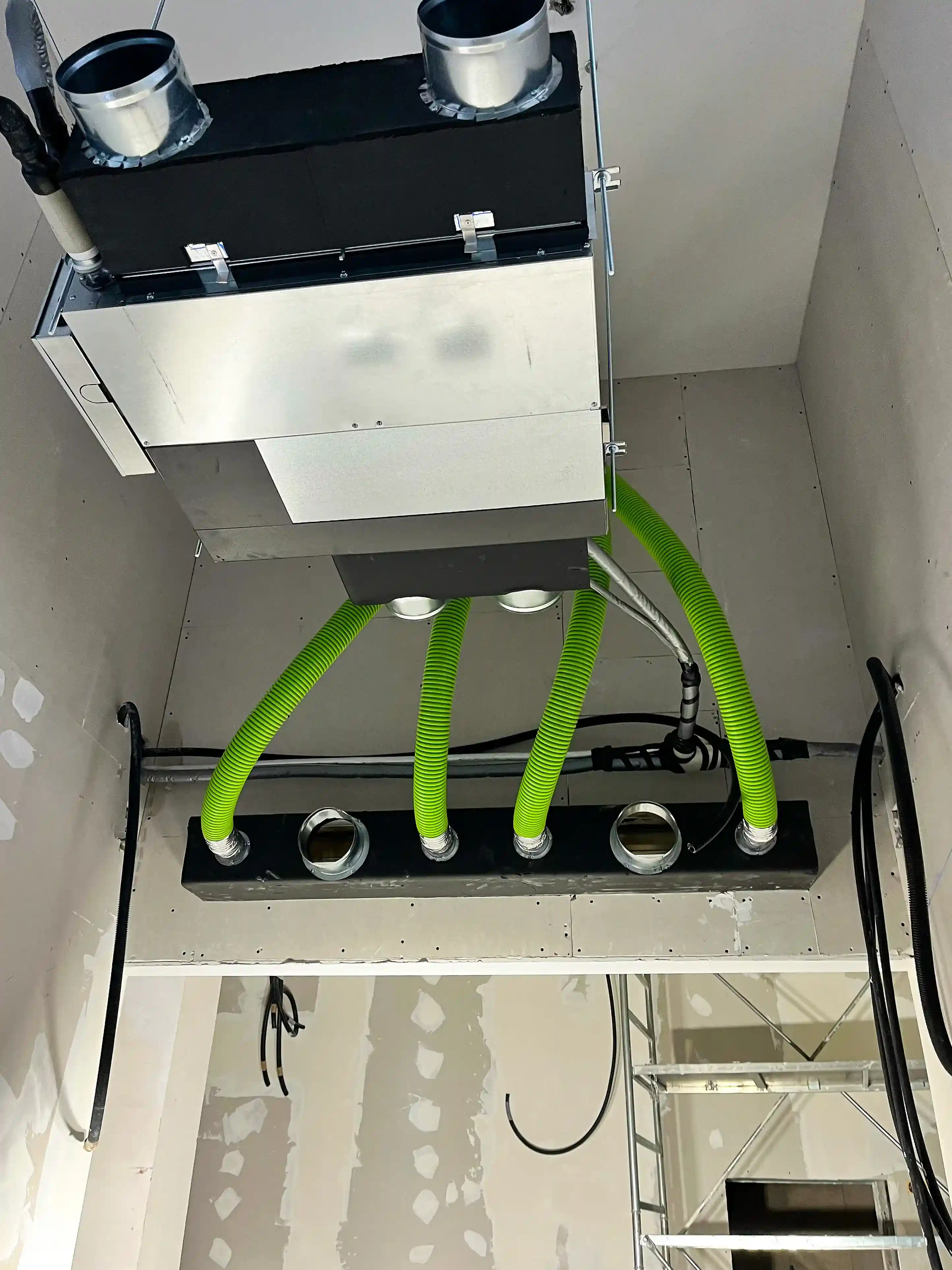 VMC centralizzata combinata con impianto VRF per clima a incasso